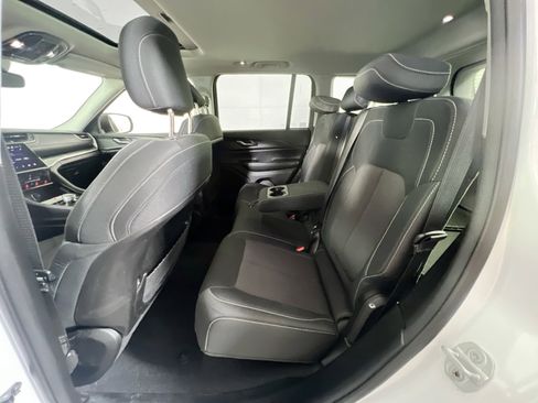 Used 2023 Jeep Grand Cherokee Laredo w/ Luxury Tech Group I image 24