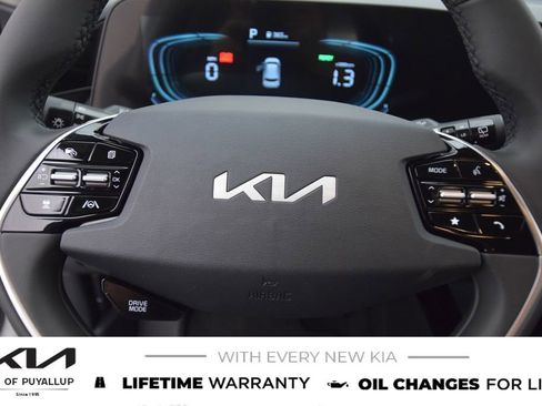 New 2025 Kia Niro EX image 26