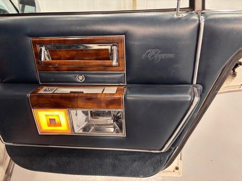 Used 1987 Cadillac Brougham RWD image 27