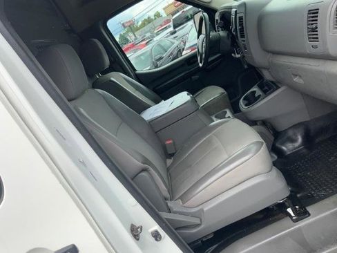 Used 2018 Nissan NV 3500 SV w/ Navigation Package RWD image 12