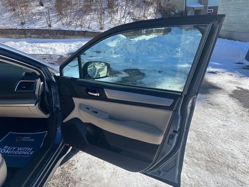 Used 2017 Subaru Outback 2.5i Premium image 27