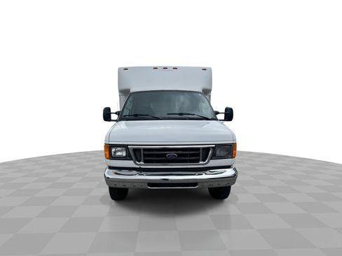 Used 2006 Ford E-450 and Econoline 450 E-450 Super Duty image 3