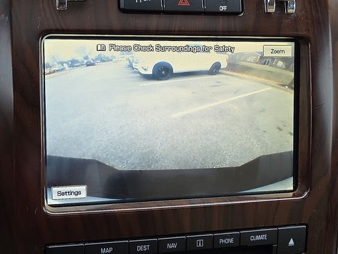 Used 2012 Ford F150 Lariat w/ Lariat Chrome Pkg image 16