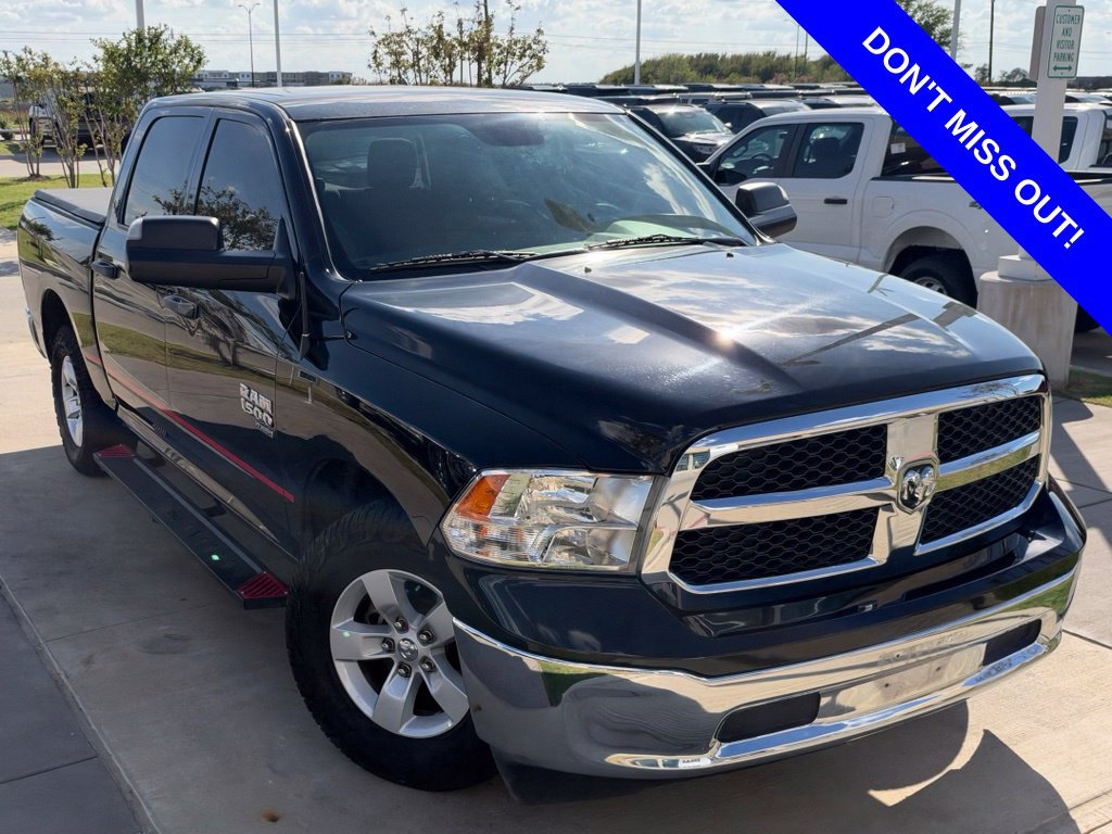 Used 2022 RAM 1500 Classic SLT w/ Trailer & Traction Group RWD image 2