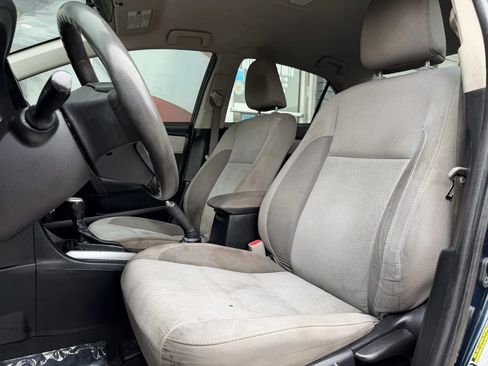 Used 2018 Toyota Corolla LE image 10