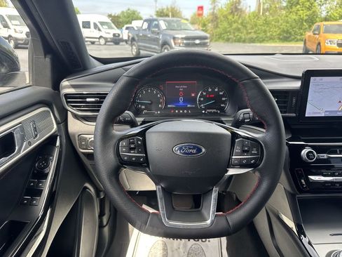 Used 2022 Ford Explorer ST-Line w/ Class IV Trailer Tow Package image 14