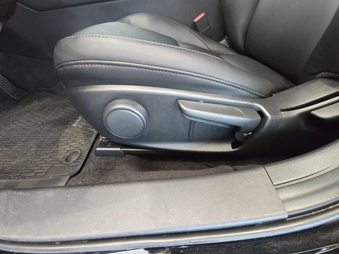 Used 2025 MAZDA MAZDA3 s FWD image 21