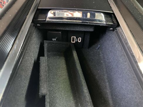 Used 2021 Lincoln Corsair AWD w/ Premium Package image 29