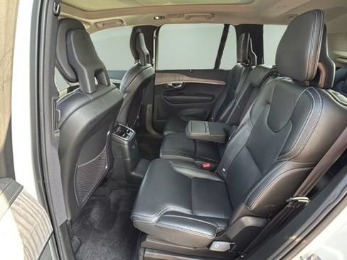Used 2022 Volvo XC90 T8 Inscription w/ Advanced Package AWD/4WD image 18