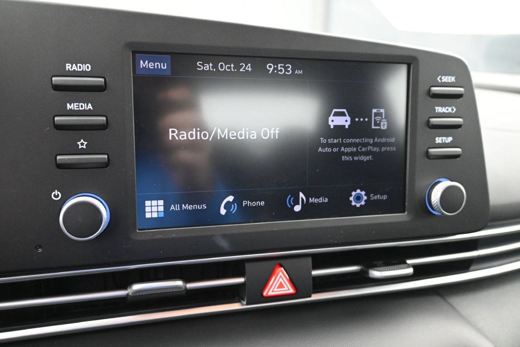 Used 2024 Hyundai Elantra SE FWD image 28