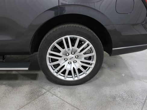 Used 2024 Ford Expedition Limited AWD/4WD image 41