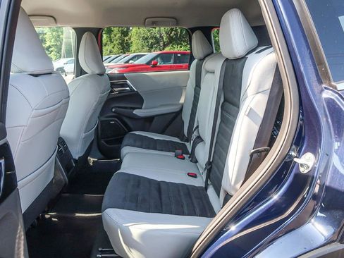 New 2025 Mitsubishi Outlander AWD image 21