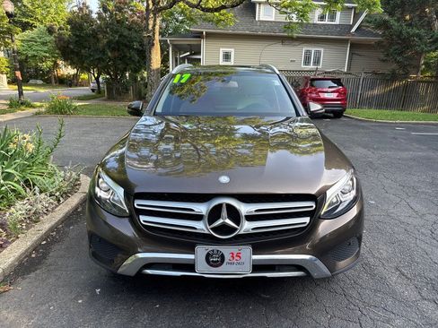 Used 2017 Mercedes-Benz GLC 300 4MATIC image 8