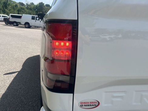 Used 2023 Nissan Frontier SV w/ SV Convenience Package image 10