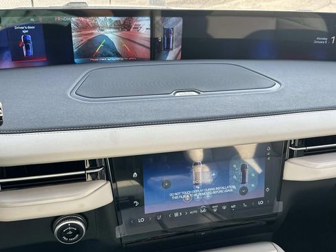 New 2026 Lincoln Navigator L Reserve image 34