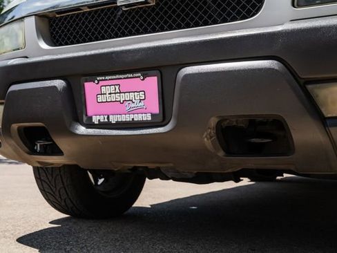 Used 2004 Chevrolet Avalanche 2WD image 21