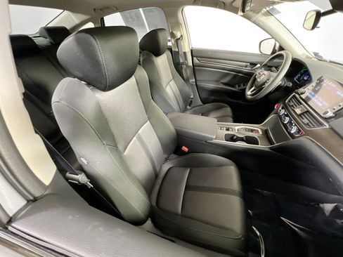 Used 2021 Honda Accord EX image 27