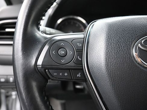 Used 2019 Toyota Camry SE image 11