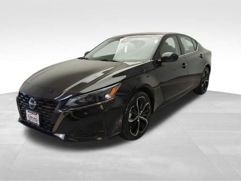 Used 2024 Nissan Altima 2.5 SR FWD image 1