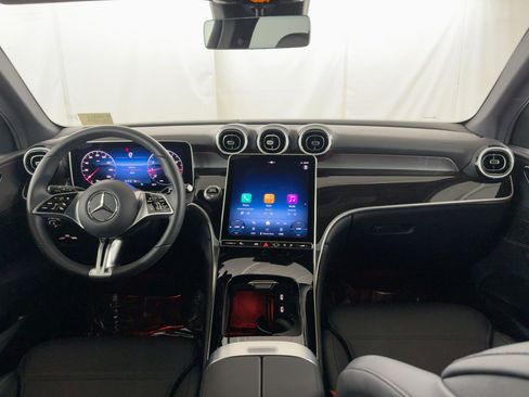 Certified 2025 Mercedes-Benz GLC 300 image 16