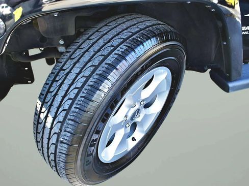 Used 2015 Jeep Wrangler Unlimited Sahara w/ Connectivity Group image 27