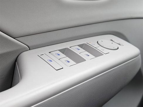 Certified 2025 Hyundai Kona Limited image 15