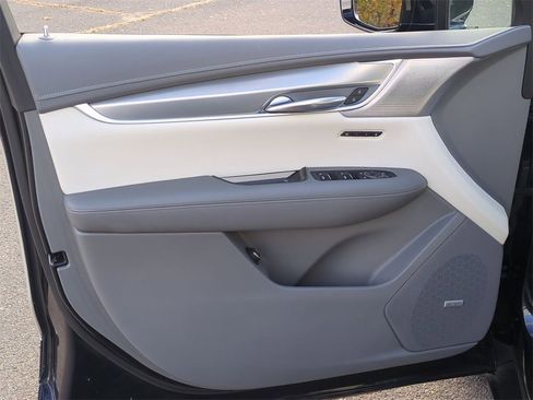 Used 2021 Cadillac XT5 Premium Luxury image 11