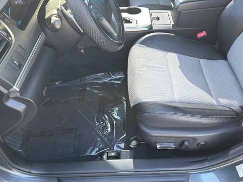 Used 2012 Toyota Camry SE FWD image 29