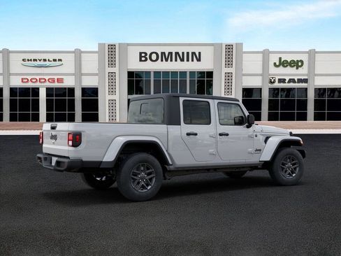 New 2026 Jeep Gladiator Sport AWD/4WD image 4