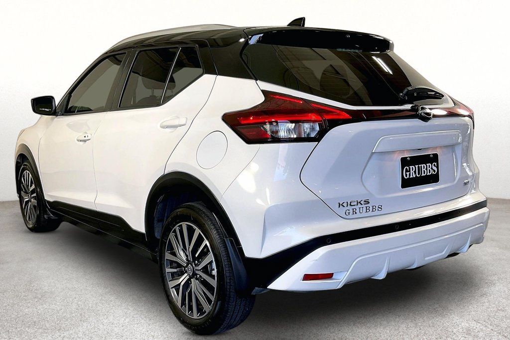 Used 2023 Nissan Kicks SV FWD image 14