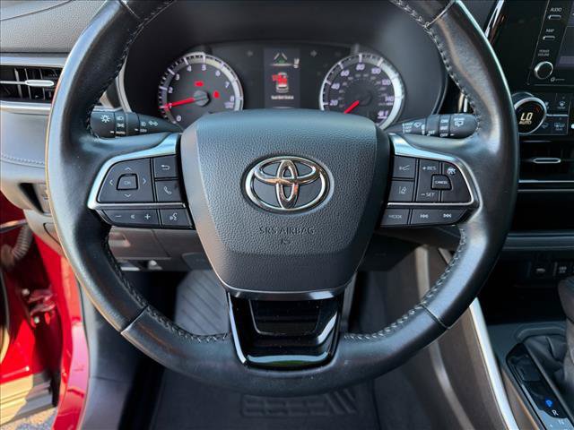Used 2021 Toyota Highlander LE AWD/4WD image 18