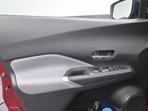Used 2023 Nissan Kicks SR w/ SR Premium Package FWD image 11