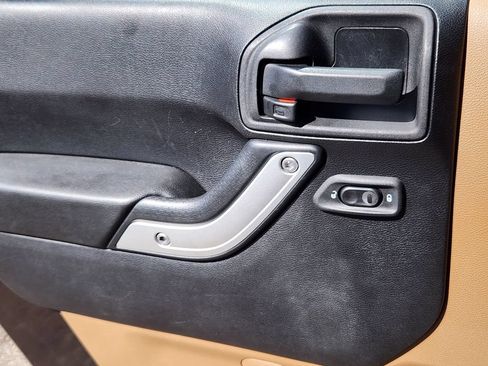 Used 2013 Jeep Wrangler Sahara w/ Connectivity Group AWD/4WD image 6