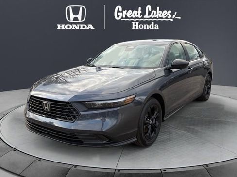 Certified 2025 Honda Accord SE image 2