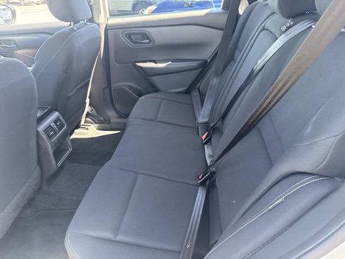 Used 2024 Nissan Rogue S FWD image 13