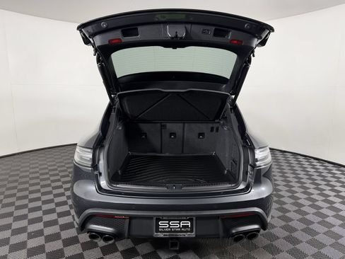 Used 2023 Porsche Macan AWD/4WD image 8