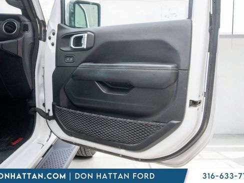 Used 2021 Jeep Wrangler Unlimited Sahara image 21