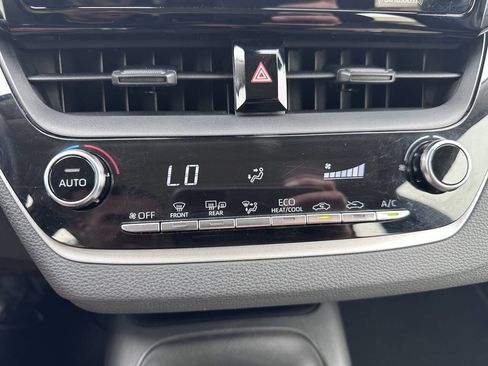 Used 2021 Toyota Corolla LE FWD image 20