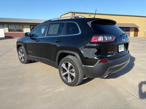 Used 2019 Jeep Cherokee Limited w/ Luxury Group image 4