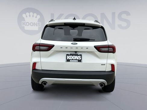 Used 2025 Ford Escape SE FWD image 15