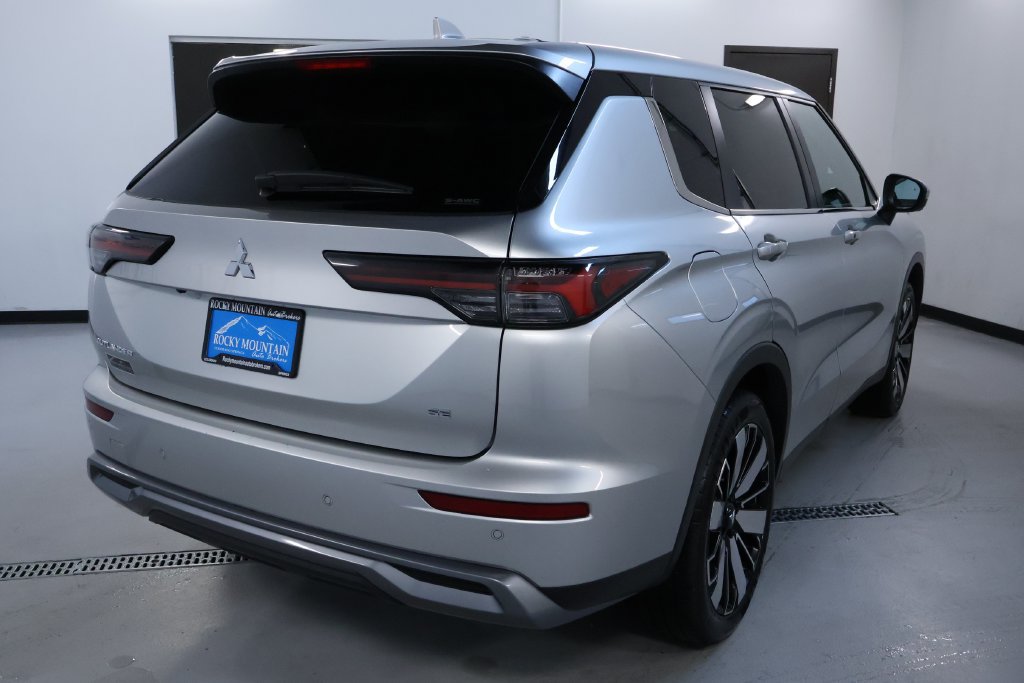 Used 2025 Mitsubishi Outlander SE AWD/4WD image 7