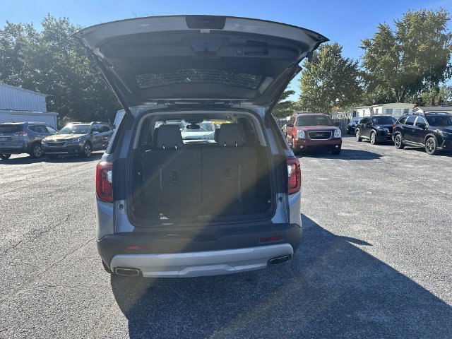 Used 2023 GMC Acadia SLT w/ Technology Package FWD image 23