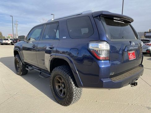Used 2016 Toyota 4Runner SR5 image 3