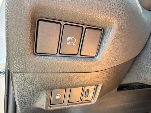 Used 2020 Toyota C-HR LE FWD image 26