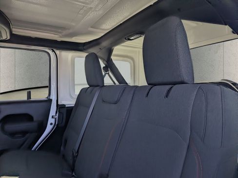 New 2026 Jeep Wrangler Unlimited Rubicon w/ Safety Group image 7