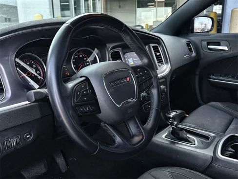 Used 2020 Dodge Charger SXT image 2