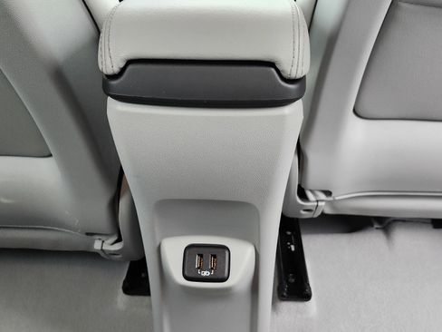 Used 2018 Chevrolet Bolt Premier w/ Driver Confidence II Package image 21