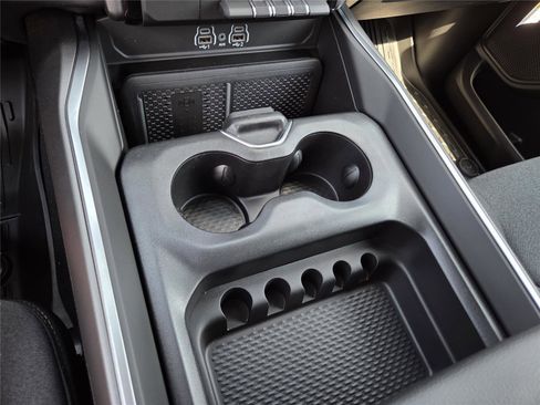 New 2026 RAM 1500 4x4 Crew Cab image 14