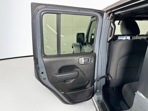 Used 2024 Jeep Wrangler Unlimited AWD/4WD image 24