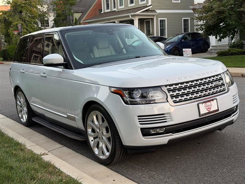 Used 2017 Land Rover Range Rover Supercharged AWD/4WD image 4
